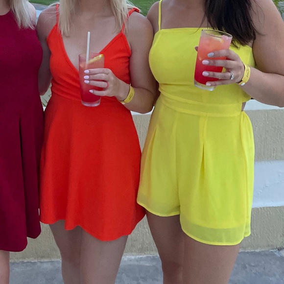 Yellow Romper size small - Picture 3 of 3